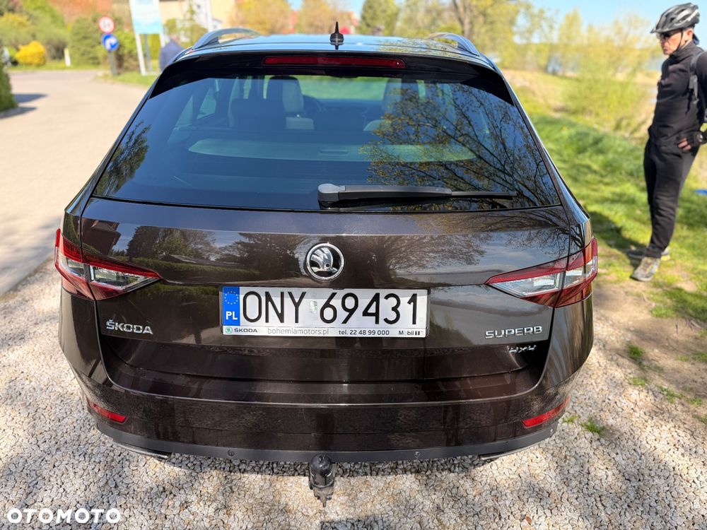 Skoda Superb 2.0 TSI 4x4 L&K DSG - 11