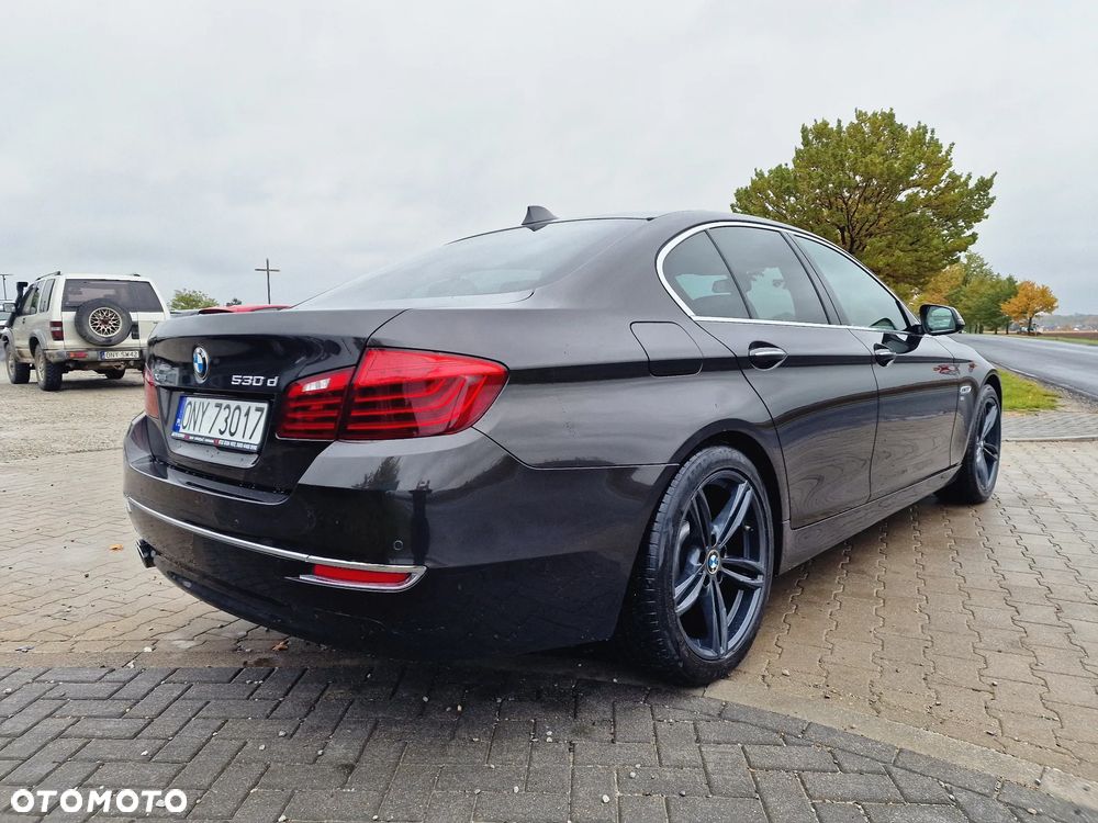 BMW Seria 5 530d xDrive Sport-Aut Luxury Line - 10