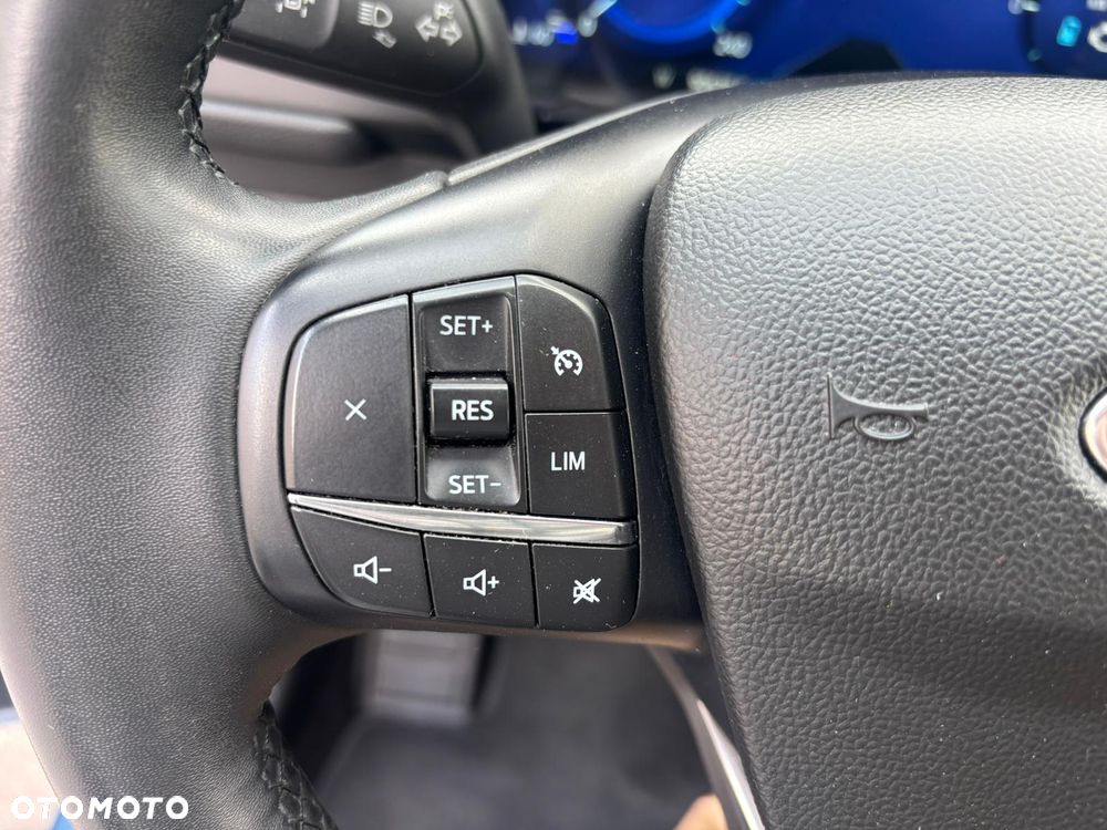 Ford Kuga 2.5 Duratec FHEV 4x4 TITANIUM - 28