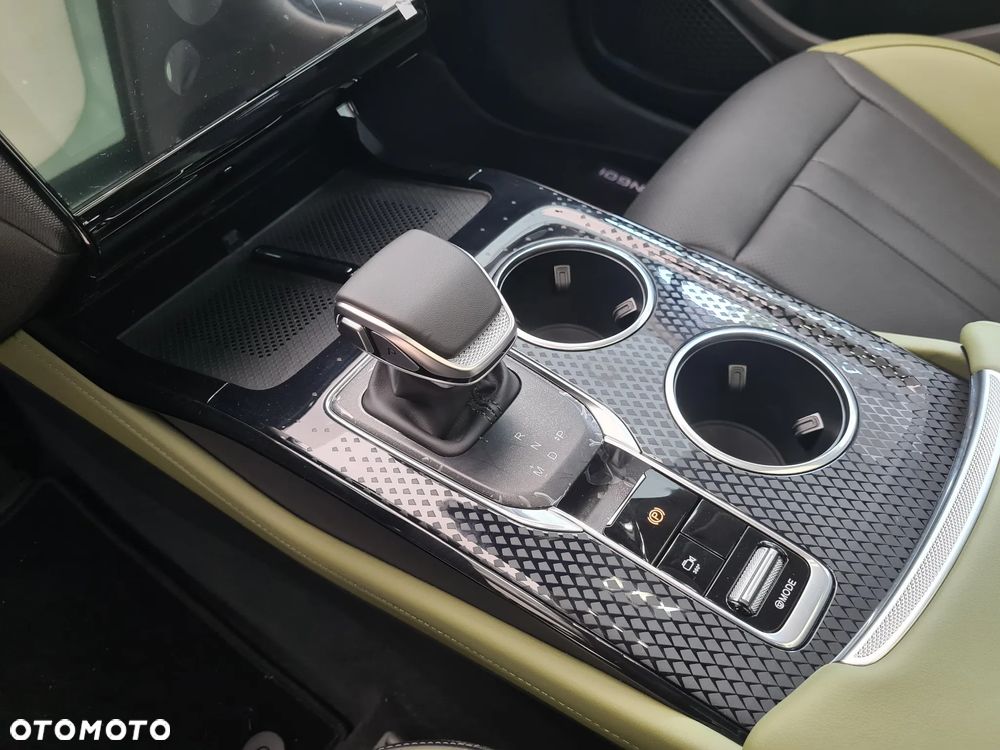 Hongqi HS3 1.5T FWD - 17