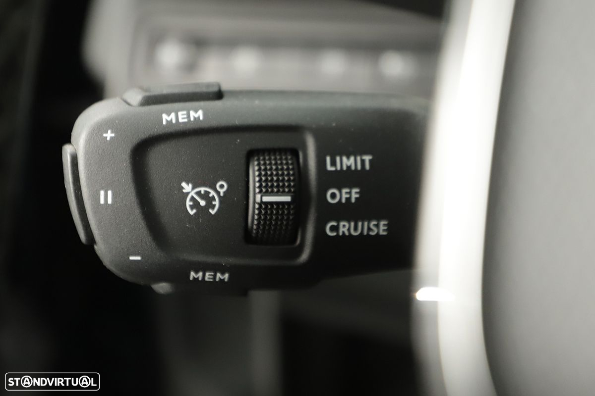 Peugeot 3008 1.6 Hybrid Allure e-EAT8 - 18