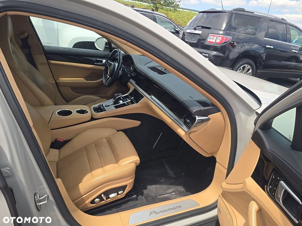 Porsche Panamera - 20