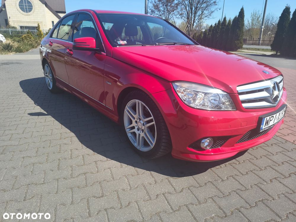 Mercedes-Benz Klasa C 250 CGI BlueEff Avantgarde - 32