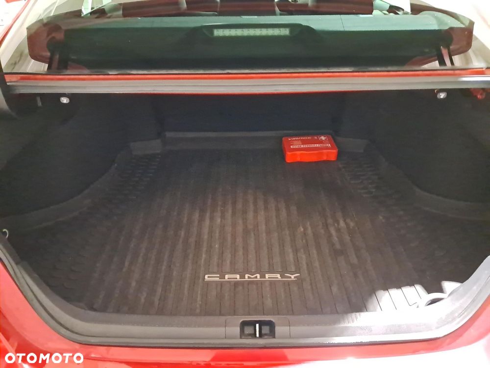 Toyota Camry 2.5 Hybrid Executive CVT - 11