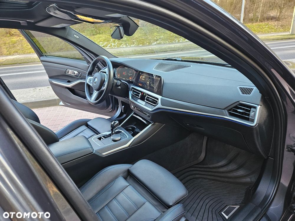 BMW Seria 3 M340i xDrive sport - 24