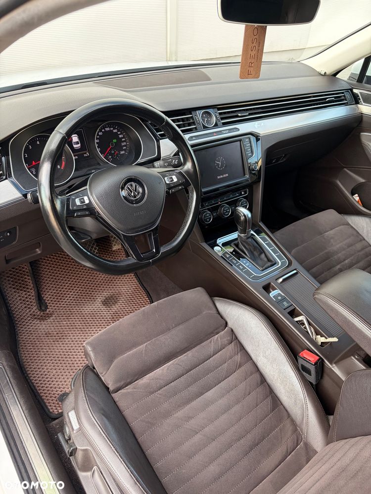Volkswagen Passat 1.8 TSI (BlueMotion Technology) DSG Highline - 10