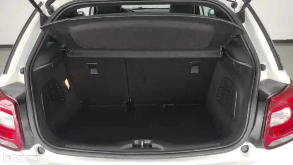 Citroën DS3 1.6 HDi Airdream So Chic - 20