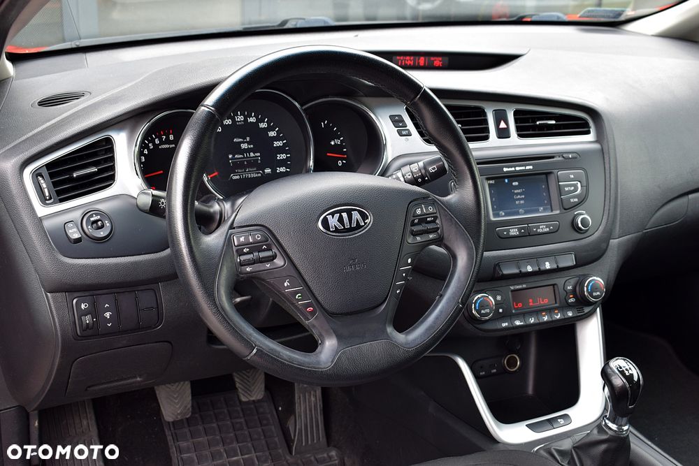 Kia Ceed - 5
