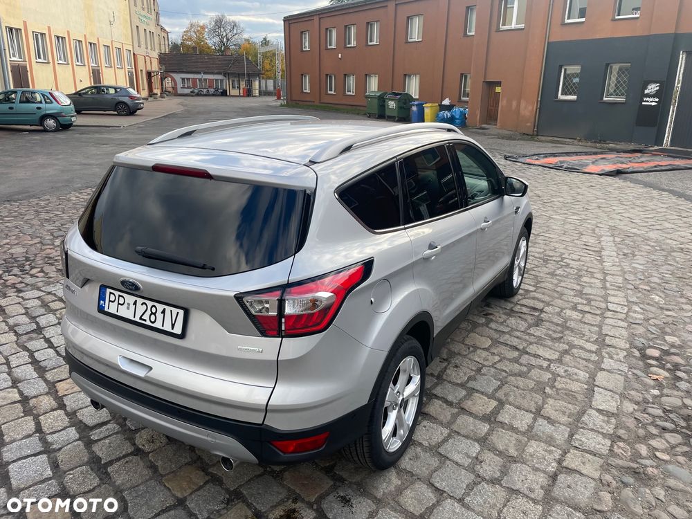 Ford Kuga 1.5 EcoBoost 2x4 Titanium - 24