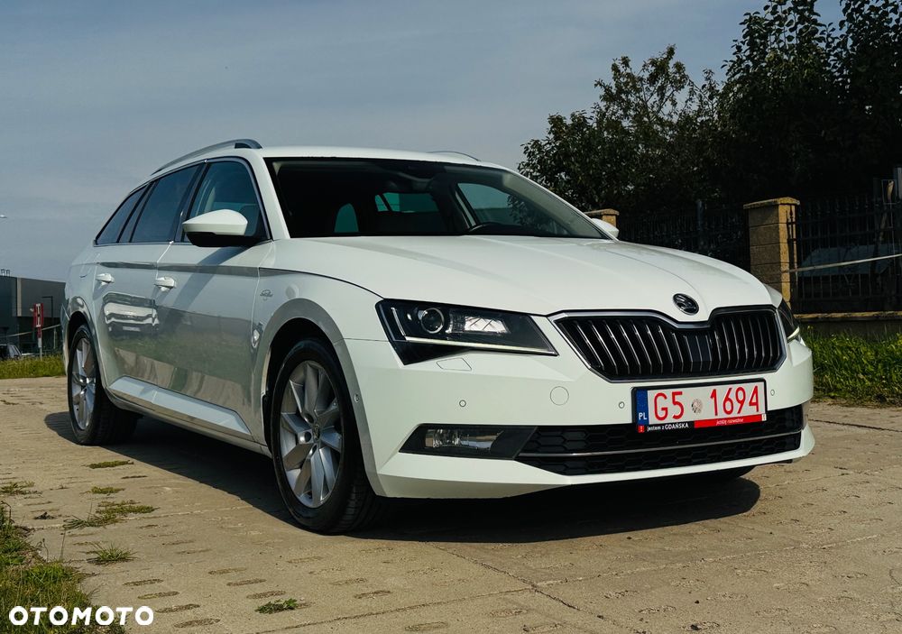 Skoda Superb 2.0 TDI 4x4 L&K DSG - 9