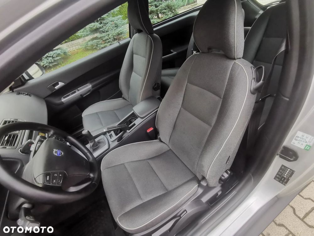 Volvo C30 D2 R-Design - 7