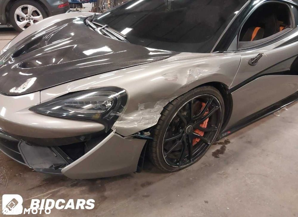 Części z McLaren 570S 3.8L V8 RWD z 2016 roku, wersja USA. - 8