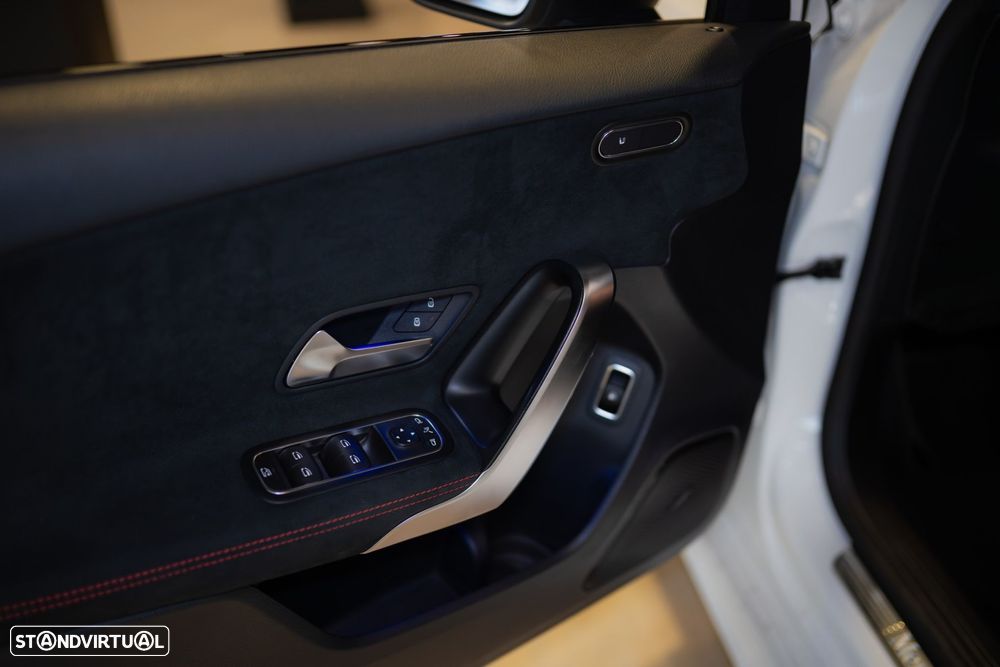 Mercedes-Benz A 250 e 8G-DCT AMG Line - 20