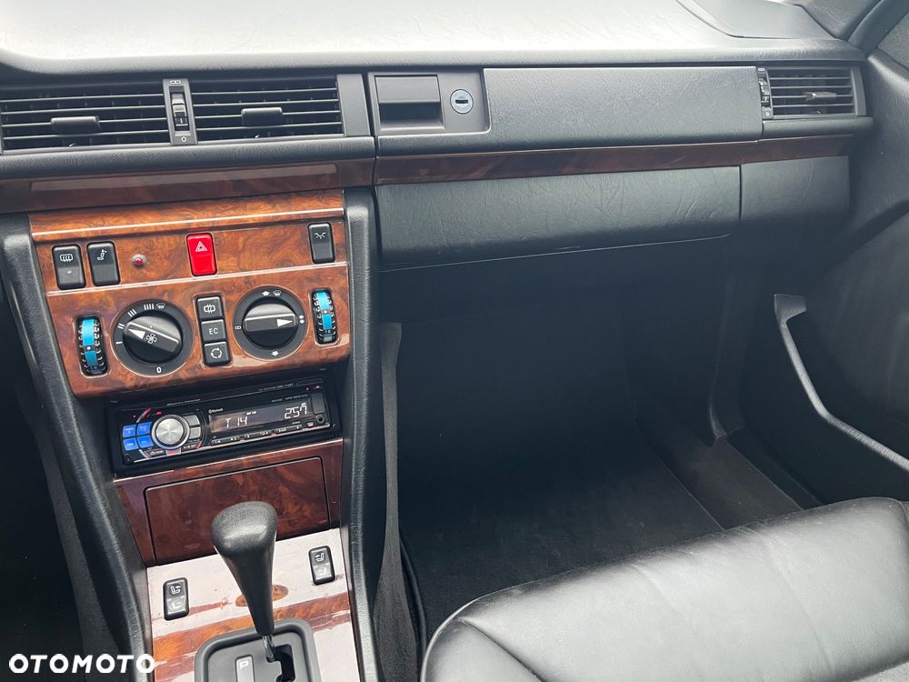 Mercedes-Benz W124 (1984-1993) - 16