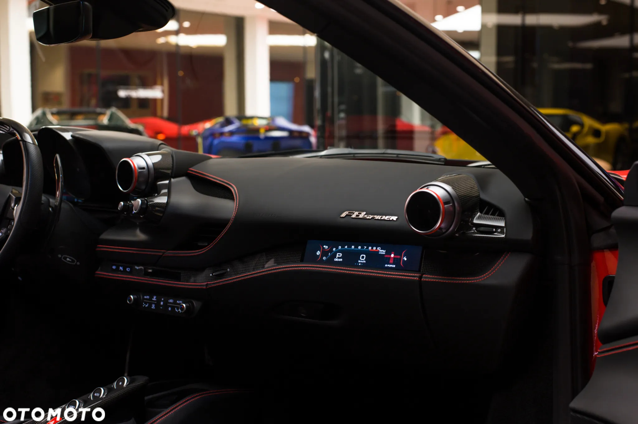 Ferrari F8 Spider - 12