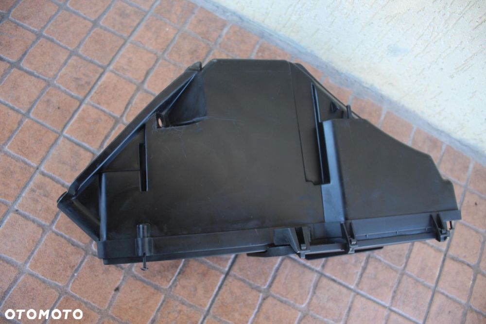 OBUDOWA SKRZYNKI BEZPIECZNIKOW MERCEDES W210 2105400250 - 2
