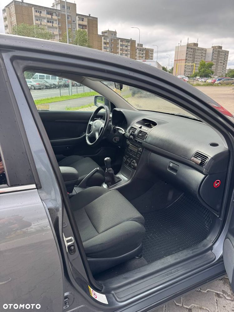 Toyota Avensis 1.6 VVT-i Luna - 9