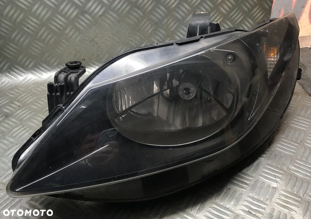 SEAT IBIZA IV LAMPA LEWA PRZEDNIA CIEMNA EU ORYG - 1