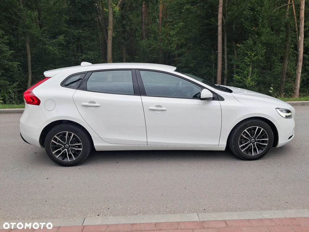 Volvo V40 D2 Momentum - 5