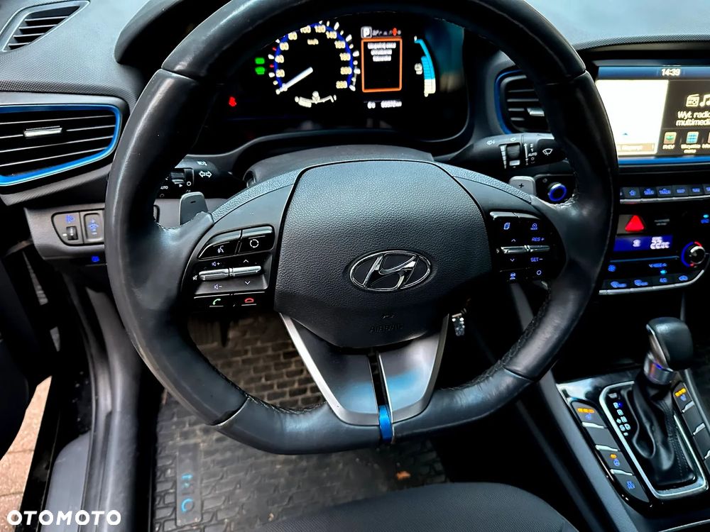 Toyota Prius 1.8 Hybrid Prestige - 13