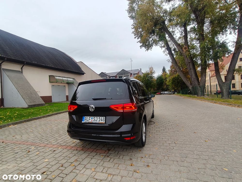 Volkswagen Touran - 29