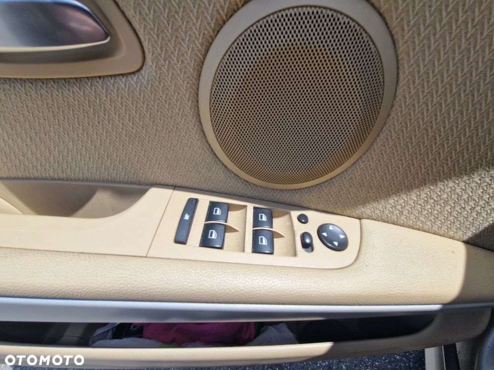 BMW Seria 3 - 25