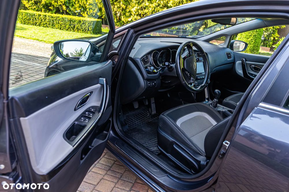 Kia Ceed 1.6 GDI Dream Team Edition - 18