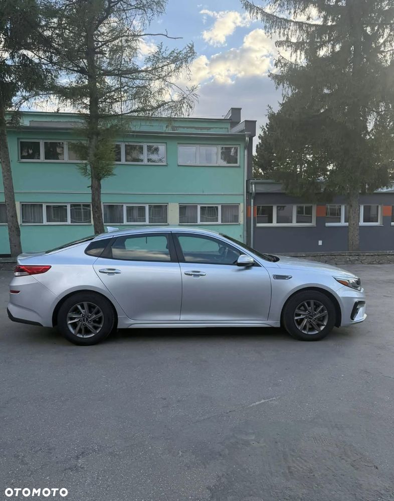 Kia Optima - 4