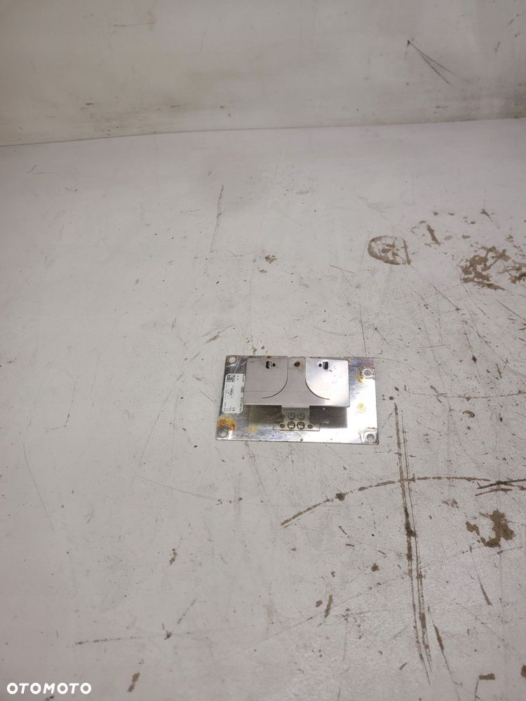 WZMACNIACZ ANTENOWY AUDI A4 B6 CABRIO 8H0035503 - 1