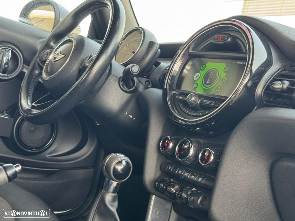 MINI Cabrio Cooper D - 23