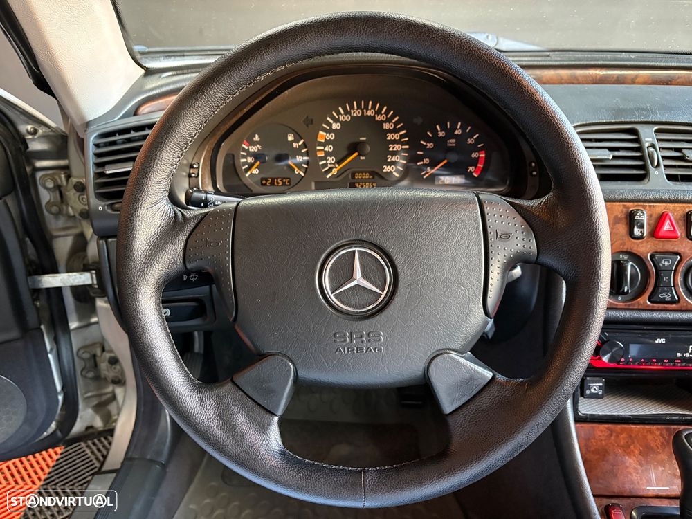 Mercedes-Benz CLK 230 - 10