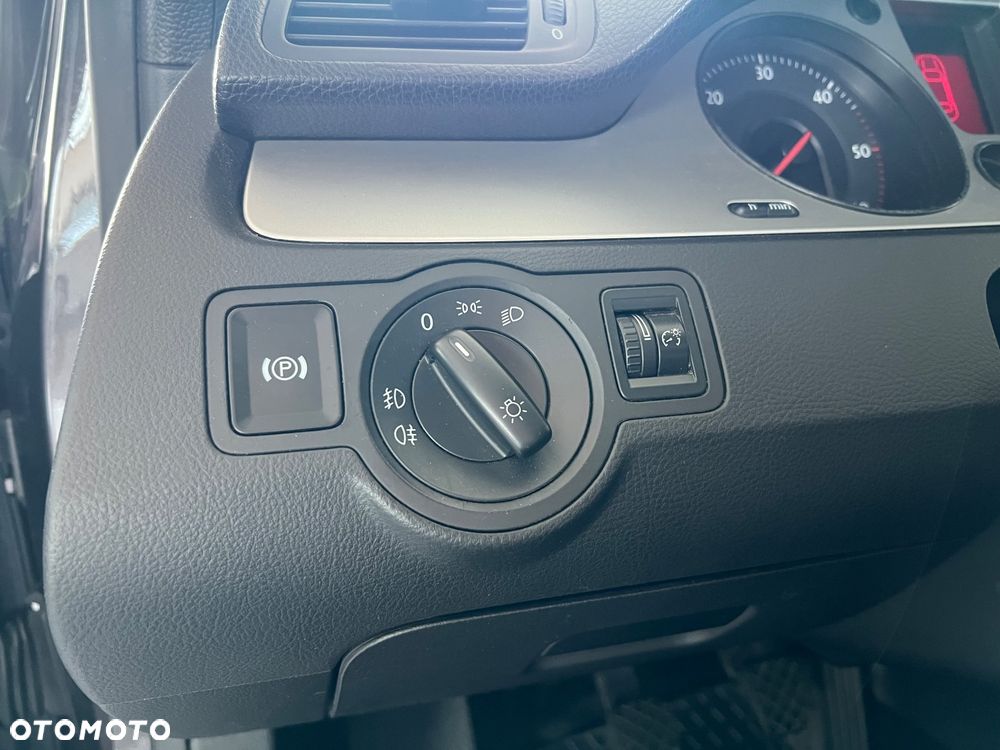 Volkswagen Passat 2.0 TDI Comfortline - 21