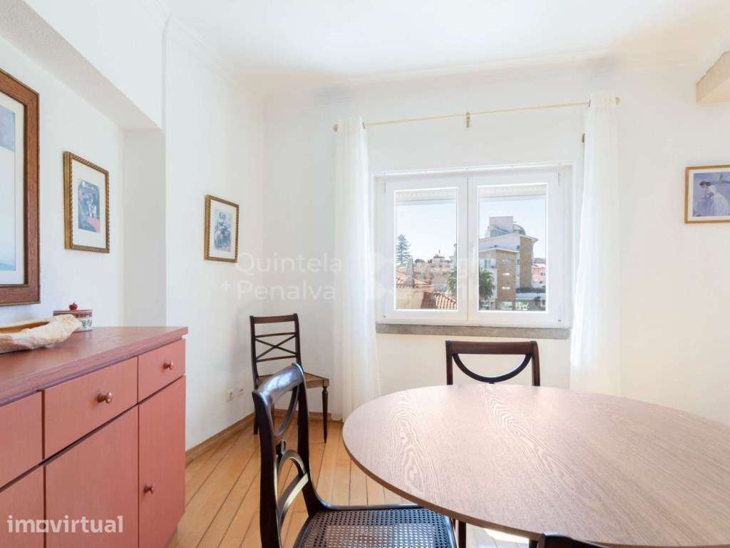 Apartamento T2 mobilado para arrendar no centro de Cascais - Grande imagem: 3/25