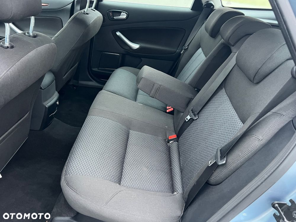 Ford Mondeo - 10