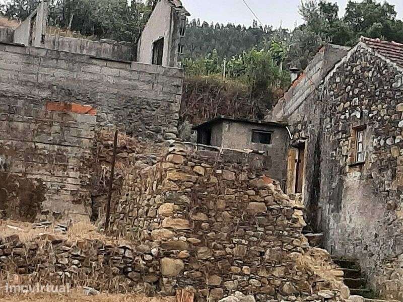 Casa em pedra com terreno - immenso potencial para restaurar - Grande imagem: 3/4