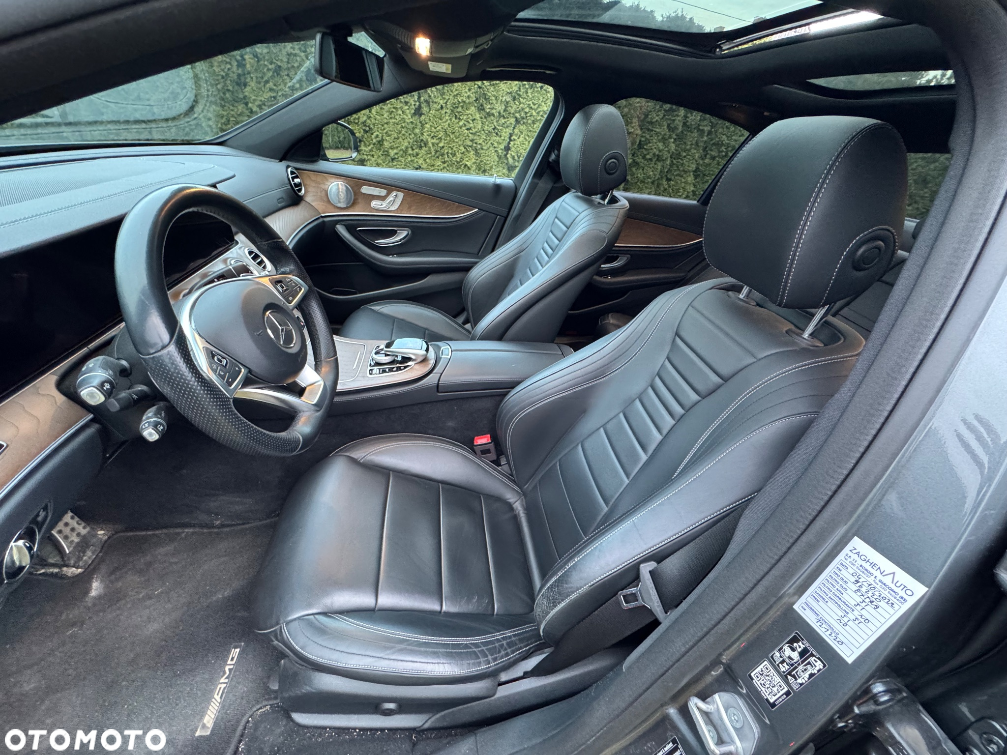 Mercedes-Benz Klasa E 400 4-Matic 9G-TRONIC - 26