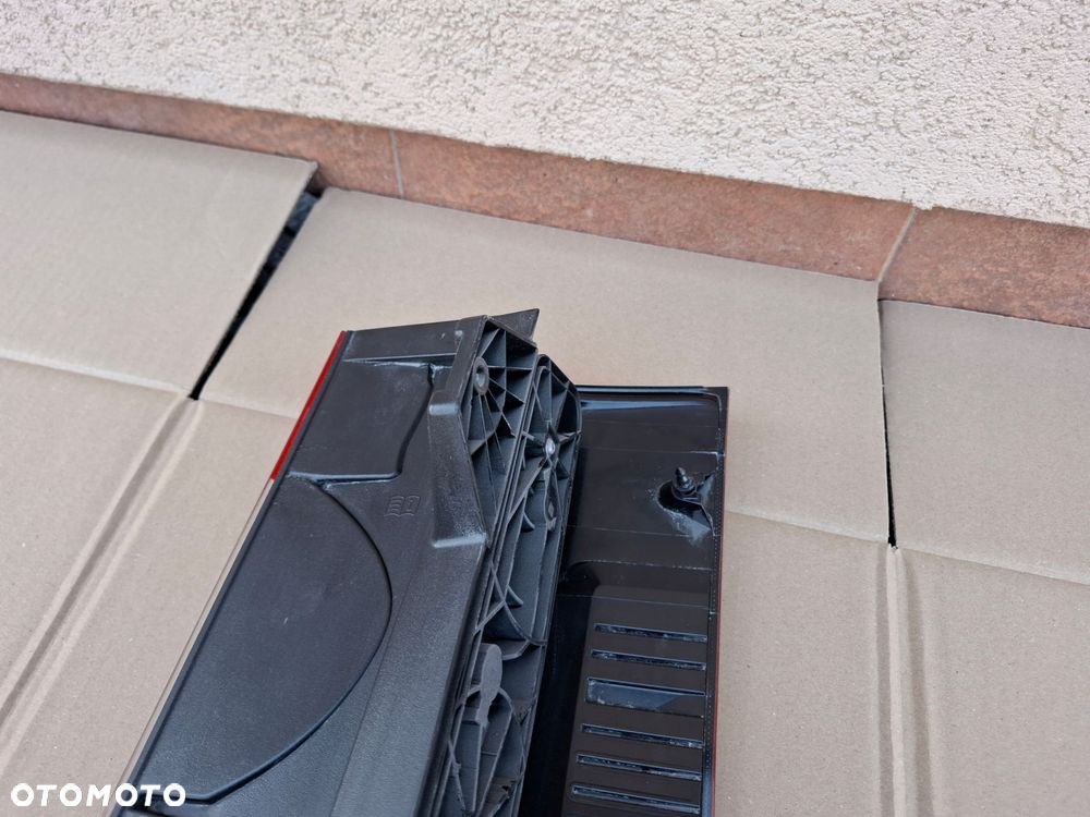 lampa tył tylna mercedes sprinter w907 a910 a9108200000 oryginał ładny stan - 8