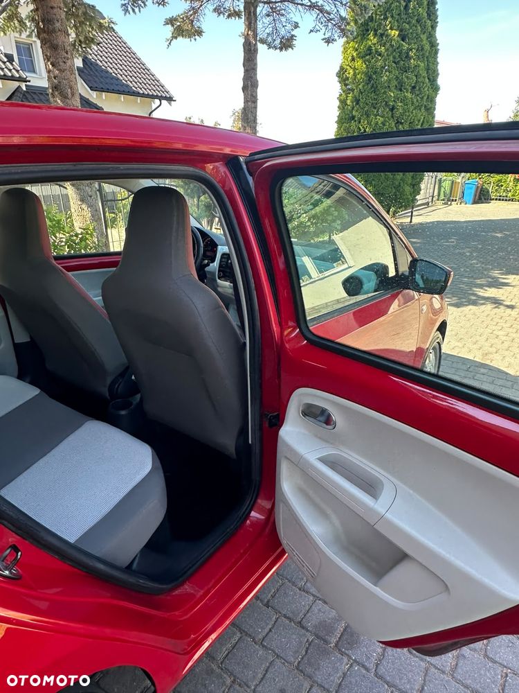 Volkswagen up! Active - 30