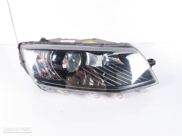 Farol Xénon Direcional Usado / Original SKODA OCTAVIA III (5E3, NL3, NR3)/SKODA...