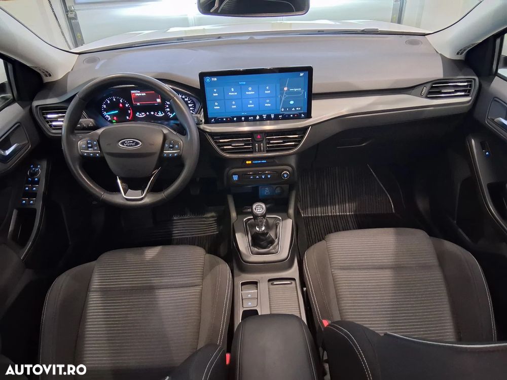 Ford Focus 1.0 EcoBoost Titanium - 32