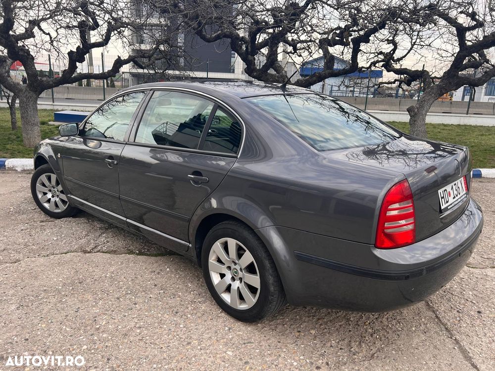 Skoda Superb 1,9 TDI Elegance - 17