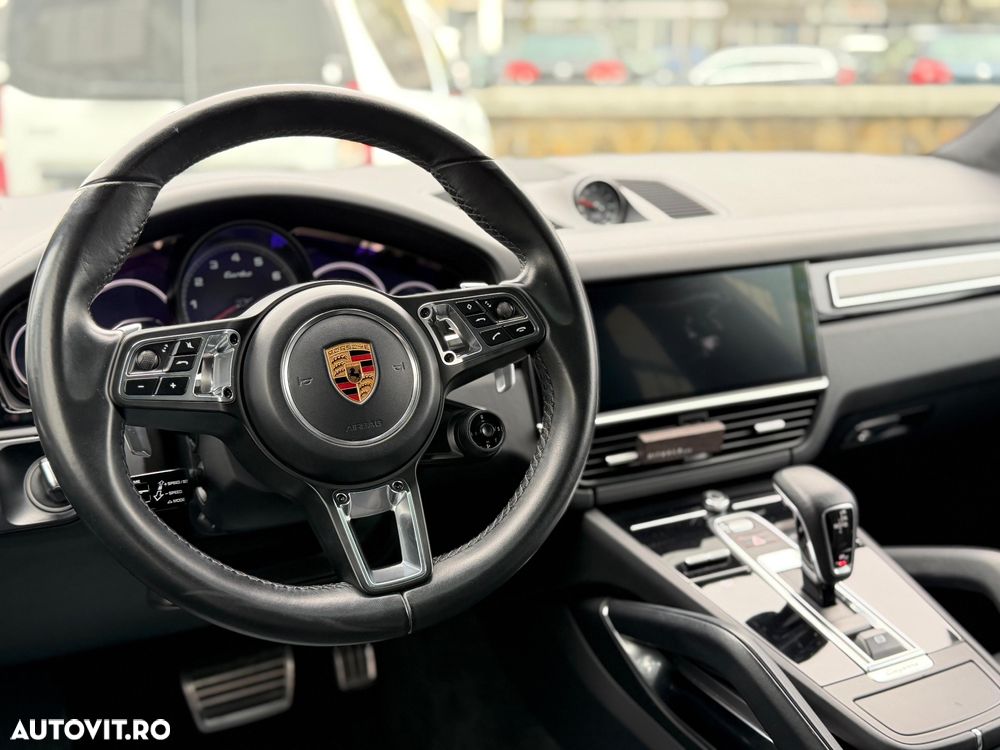 Porsche Cayenne Turbo - 8