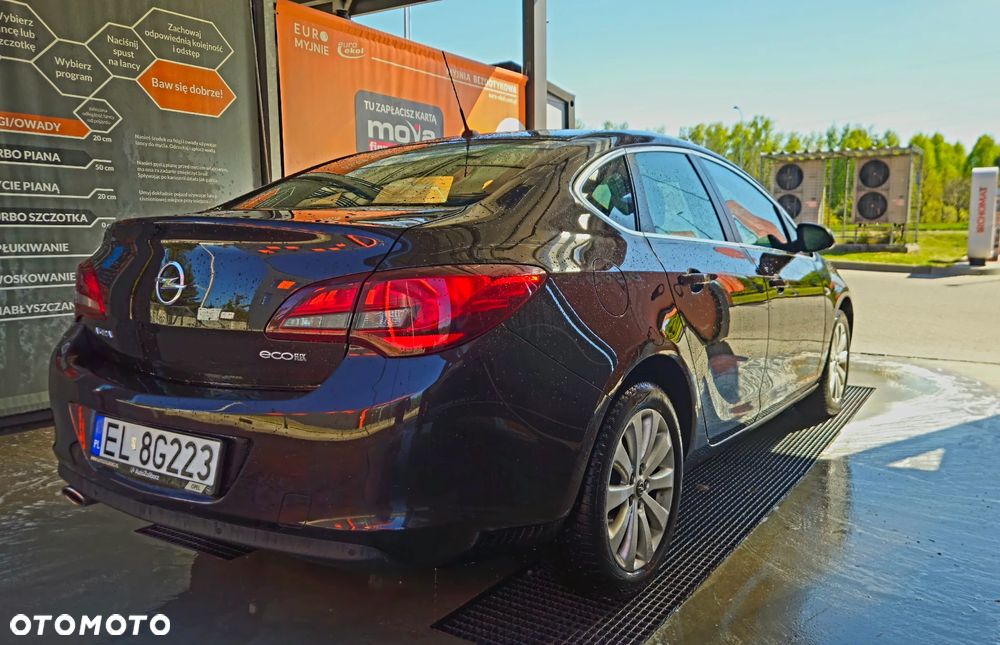 Opel Astra 1.4 T Essentia - 5