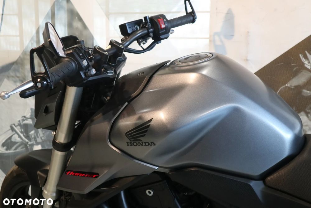 Honda Hornet - 7