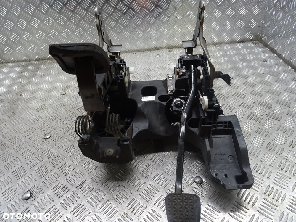 OPEL INSIGNIA SILNIK 2.0 CDTI 160KM Z177 PEDAŁY SPRZĘGŁA HAMULCA 13228166 - 1