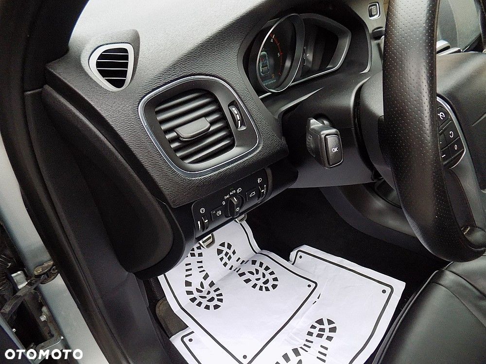 Volvo V40 D3 Drive-E R-Design Momentum - 10