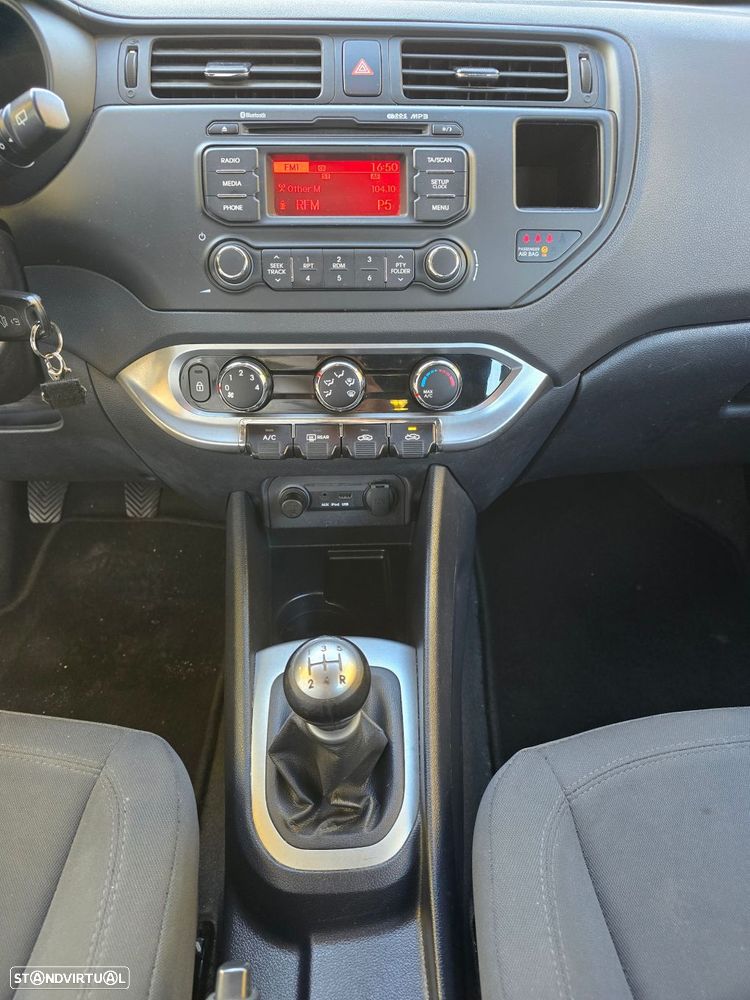 Kia Rio 1.2 CVVT LX - 15