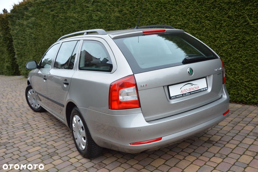Skoda Octavia 1.6 Ambiente - 4