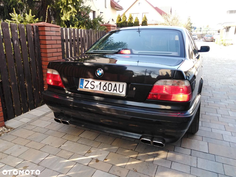 BMW Seria 7 750i - 6