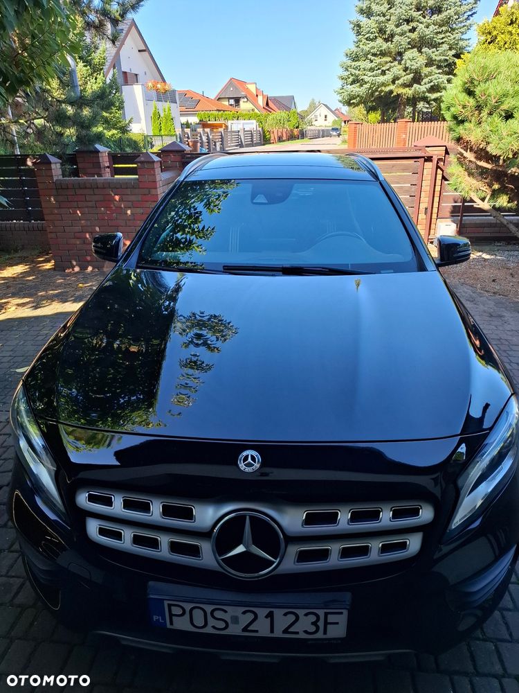 Mercedes-Benz GLA 200 7G-DCT - 11
